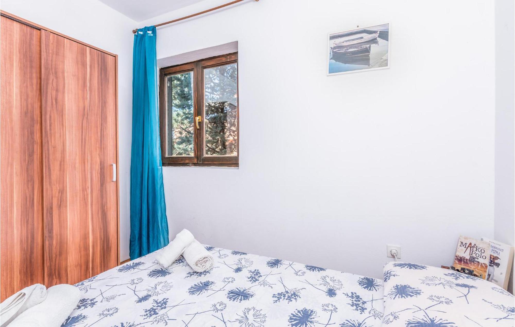 3 Bedroom Nice Apartment In Krk Krk Town Exterior photo